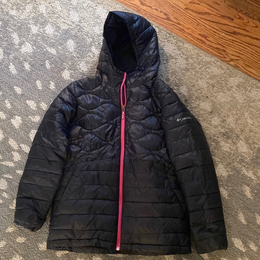 Columbia jacket girls XL with pink zipper.